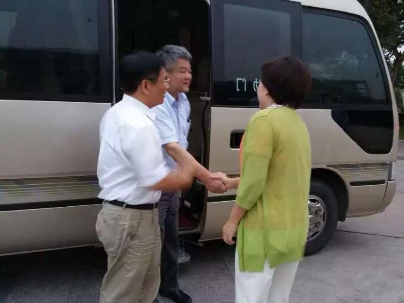 全国绿化模范城市核查专家组莅临我校实地检查1.jpg 全国绿化模范城市核查专家组莅临我校实地检查1.jpg