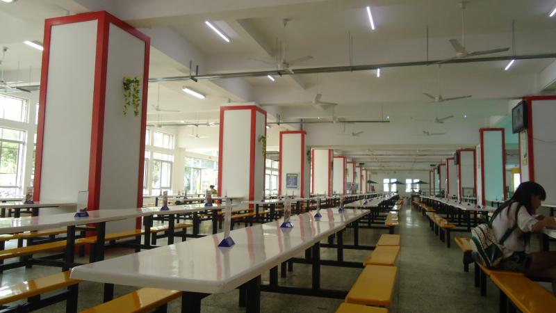 餐厅环境.JPG 餐厅环境.JPG